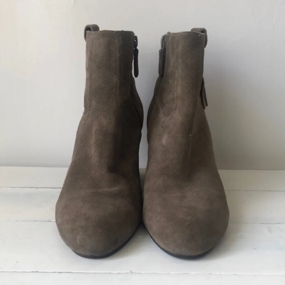 Cole Haan Elsie Tan Suede Tassle Wedge Ankle Boots Size 8